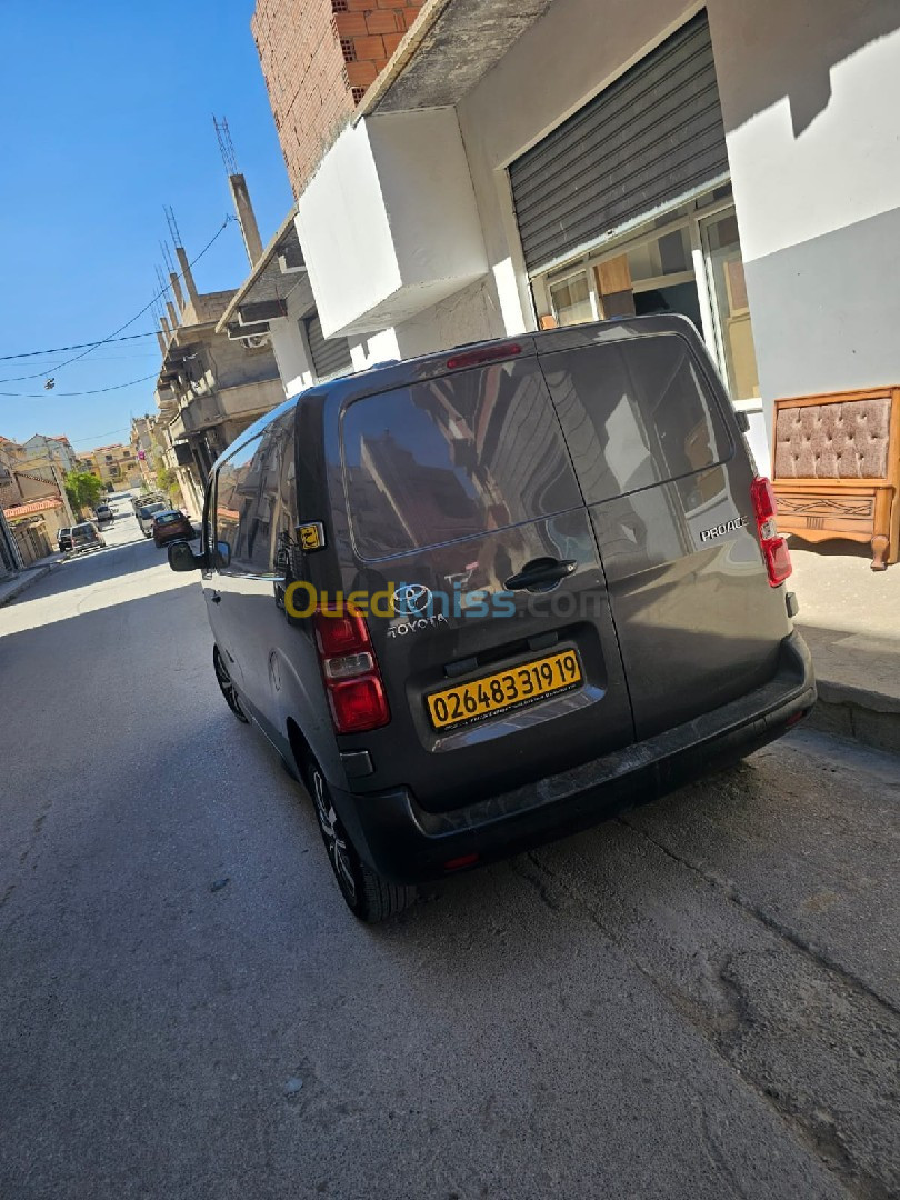 Peugeot Expert 2019 Toyota proace