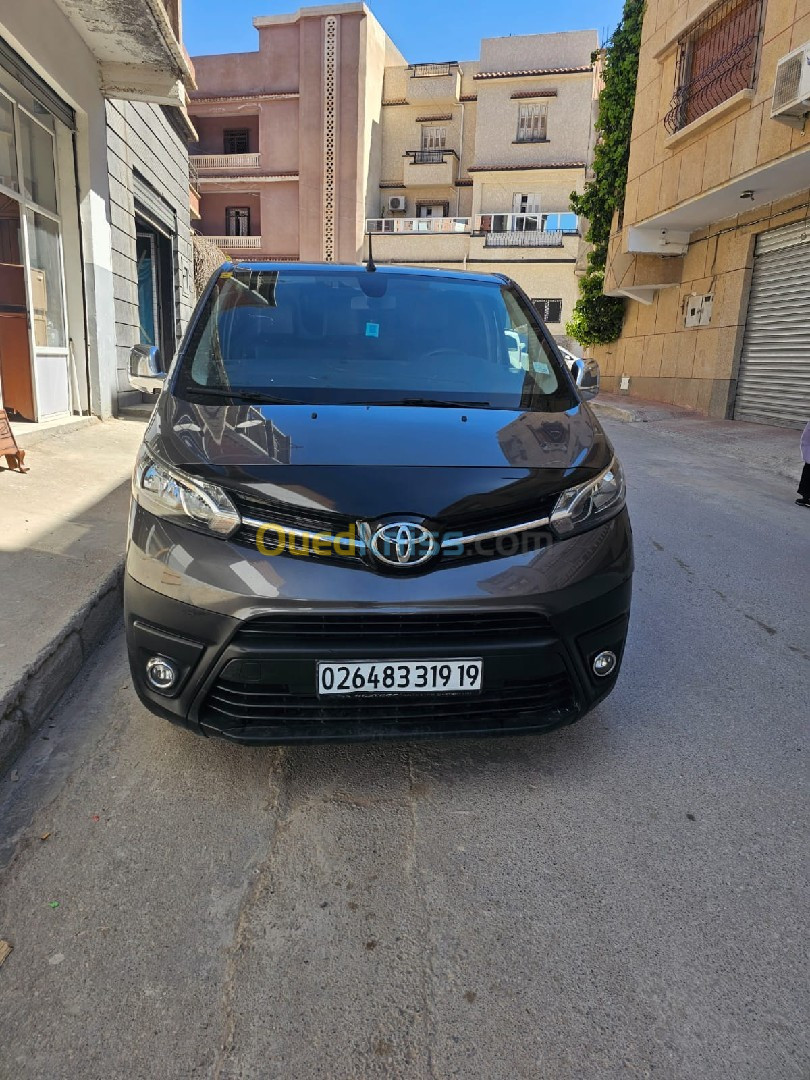 Peugeot Expert 2019 Toyota proace