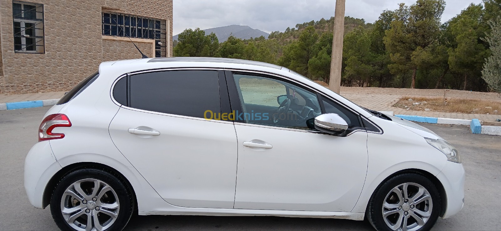 Peugeot 208 2015 Allure