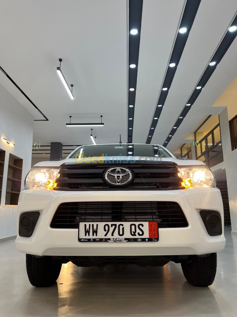 Toyota HILUX 2024 BVM 6