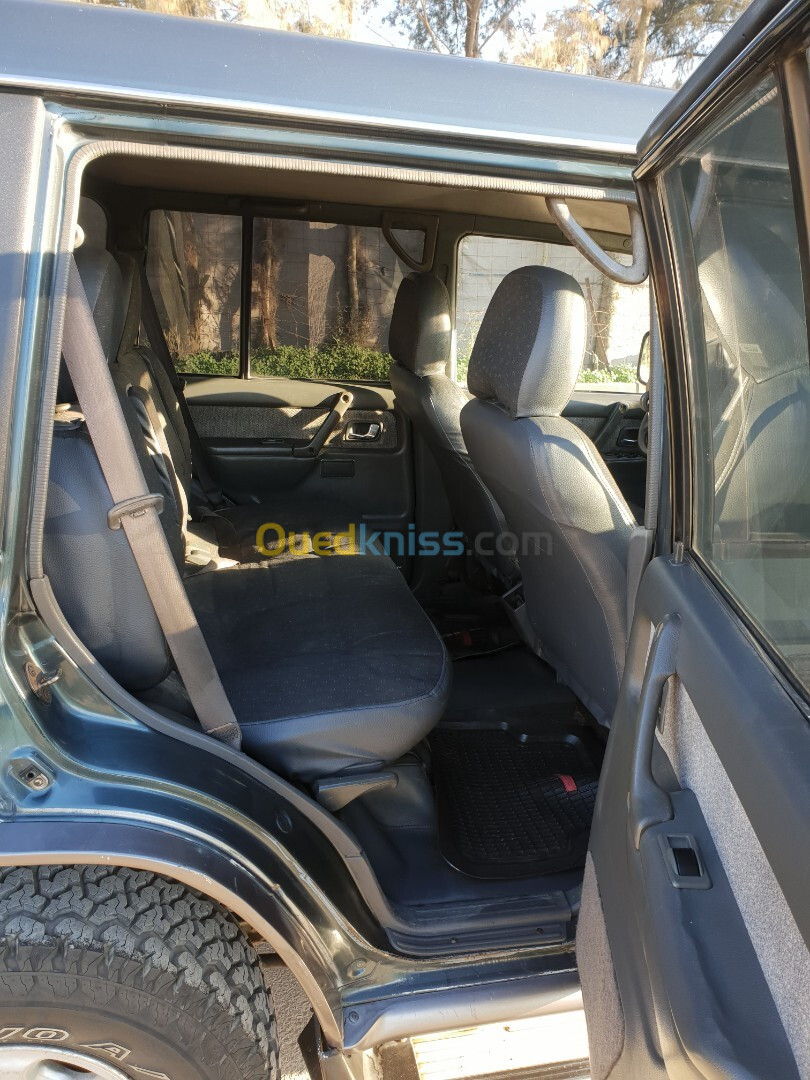 Mitsubishi Pajero Court 1995 Pajero V6 3000