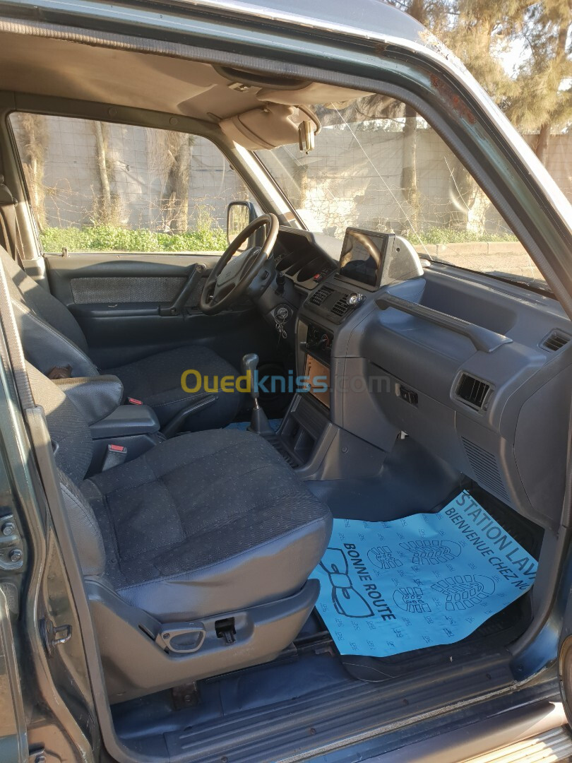 Mitsubishi Pajero Court 1995 Pajero V6 3000