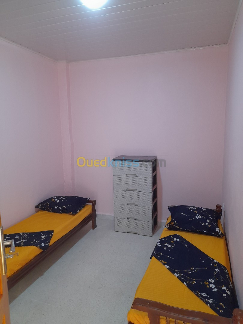 Location vacances Appartement F3 Skikda Collo