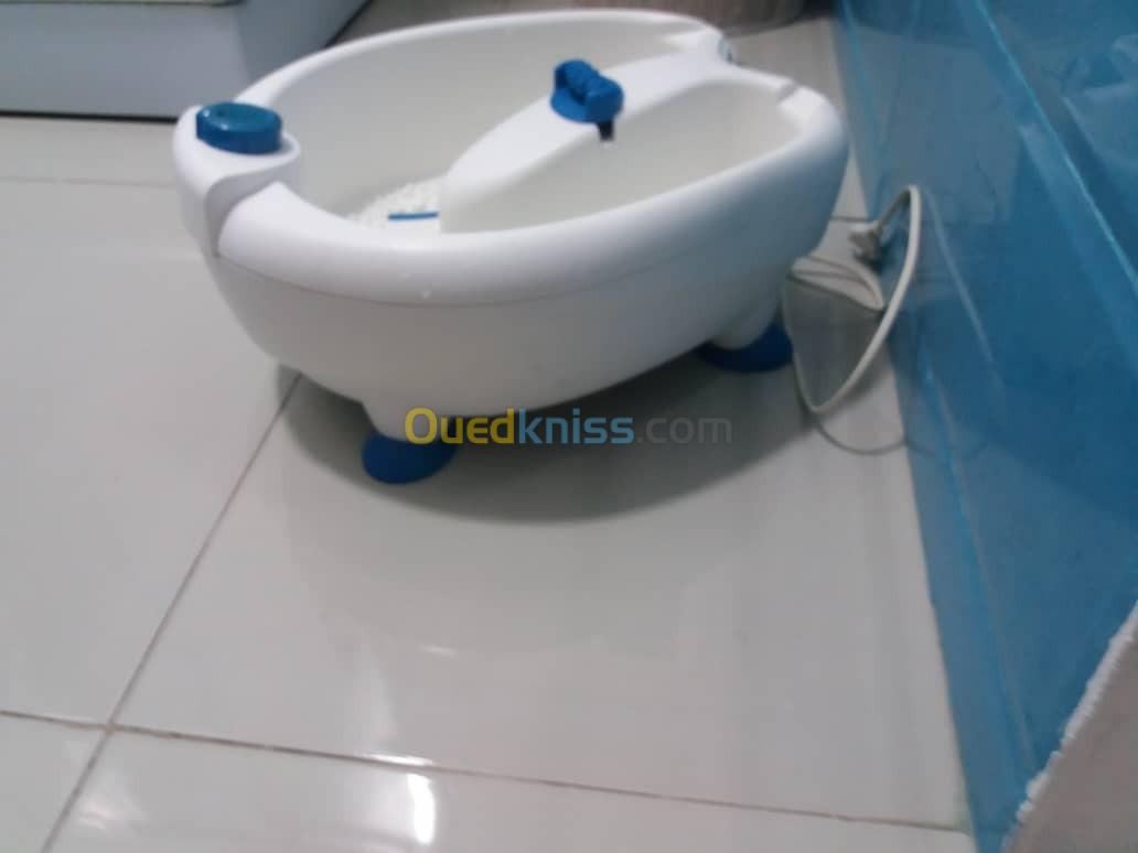 Appareil pour bain et massage de pieds 