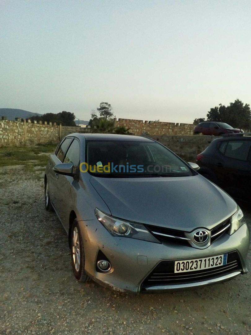 Toyota Auris 2013 Dynamique +