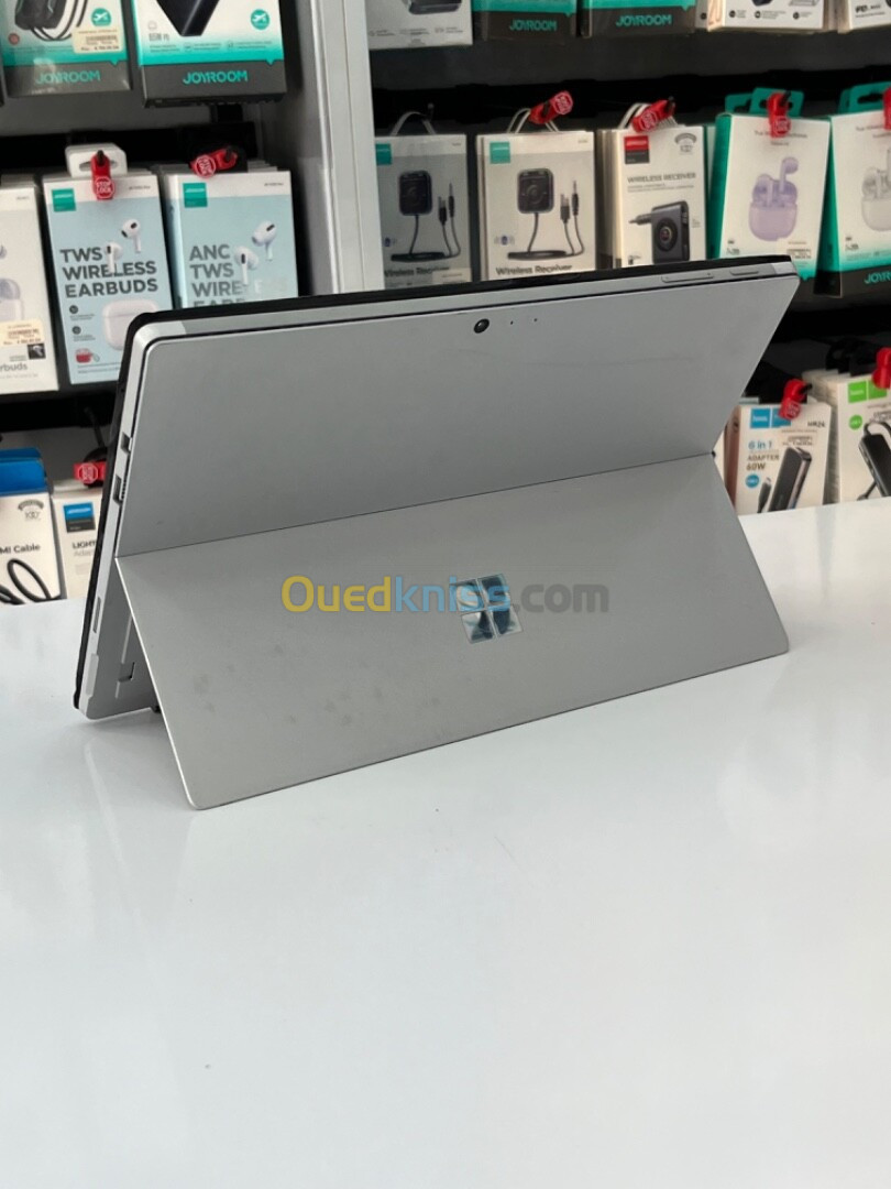 MICROSOFT SURFACE PRO 6 I5-8350U 8GB RAM 256GB SSD ECRAN 12.5"TACTILE