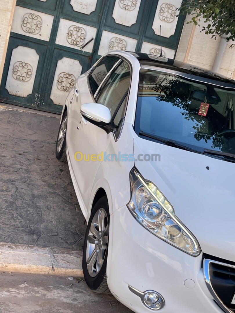 Peugeot 208 2015 Active Facelift