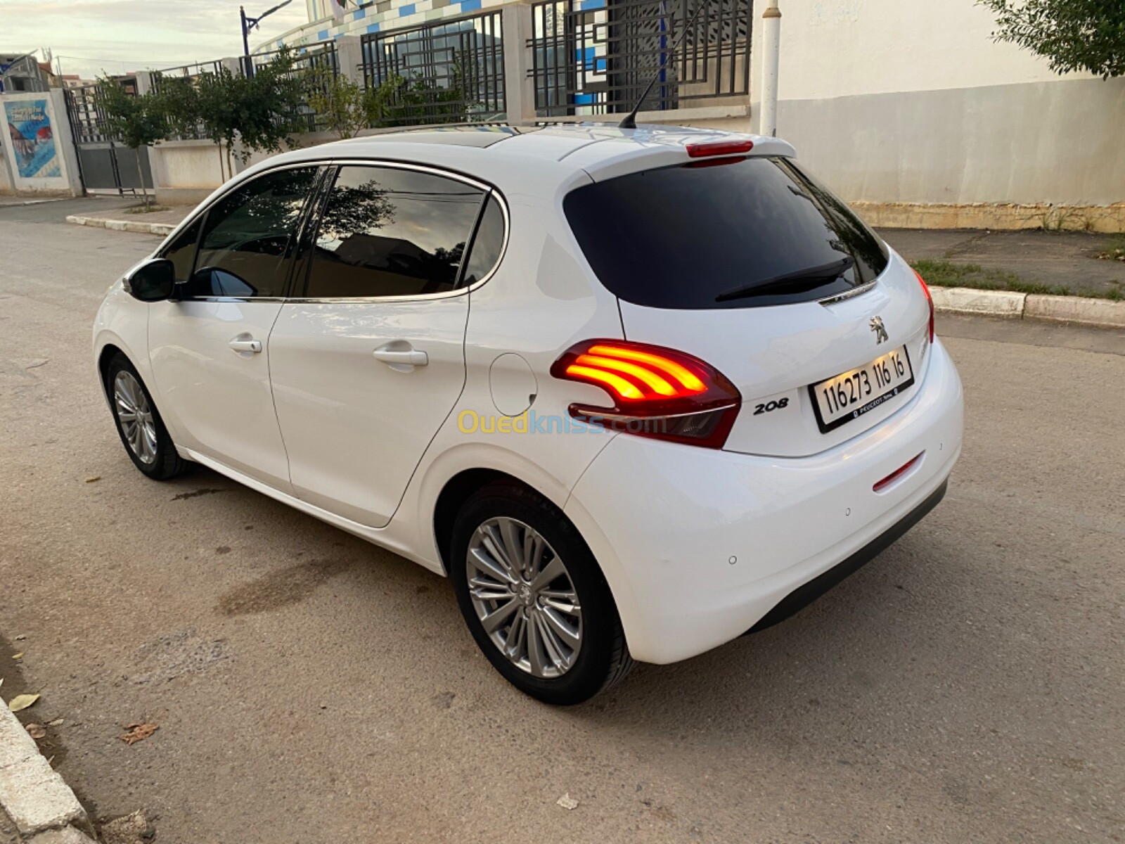 Peugeot 208 2016 Allure Facelift