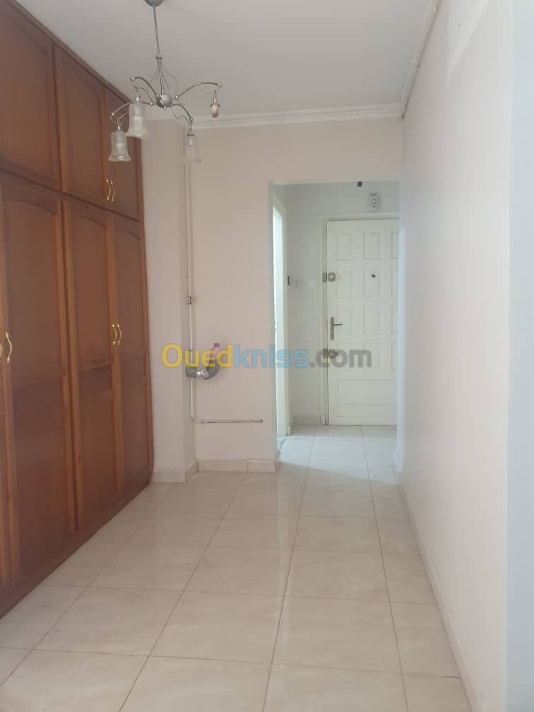 Location Appartement F2 Alger Hydra