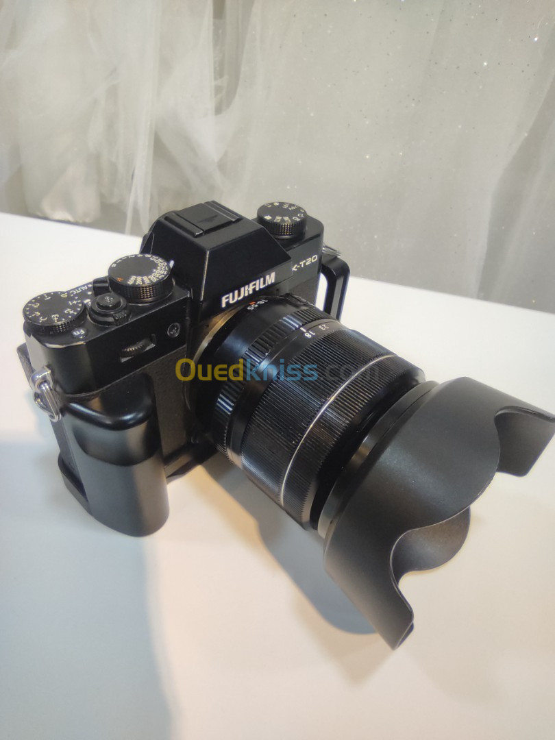 Fujifilm x-t20 objectif 18-55 f2.8-4+ Lbracket+deux bateries+