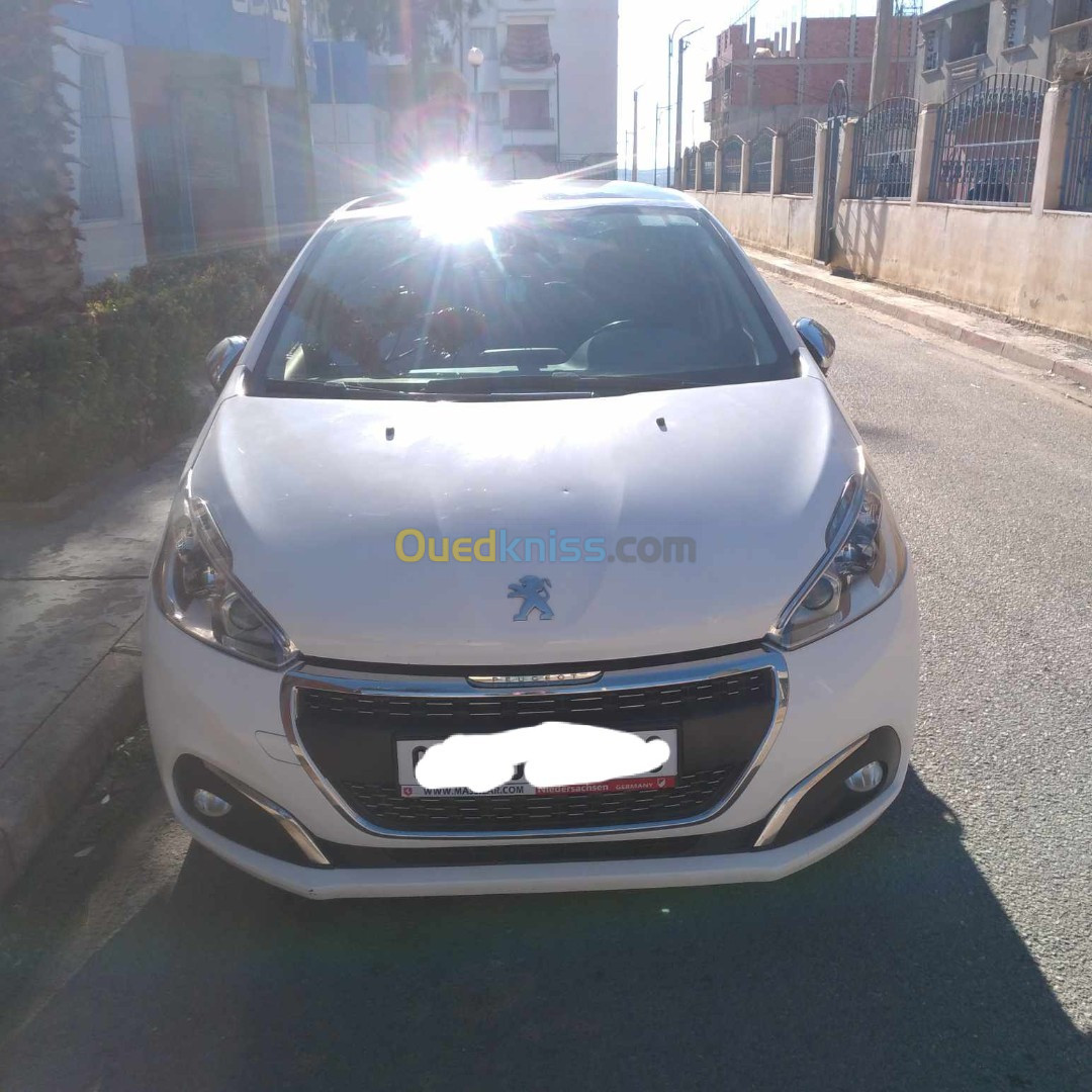 Peugeot 208 2016