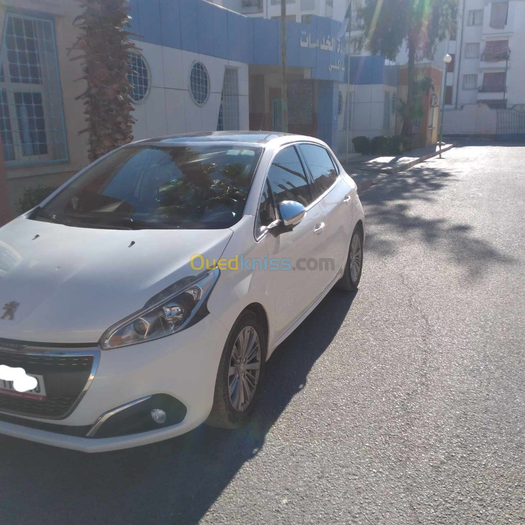 Peugeot 208 2016