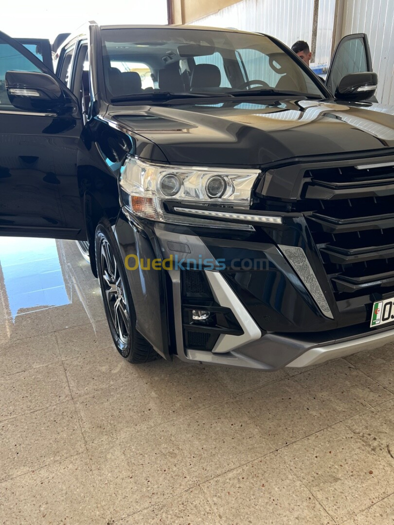 Toyota Land Cruiser 2021 VXR 5,7L lounge