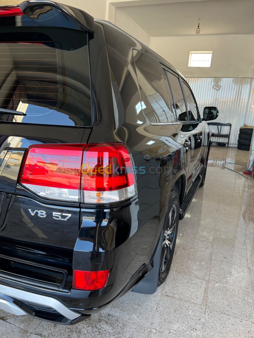 Toyota Land Cruiser 2021 VXR 5,7L lounge