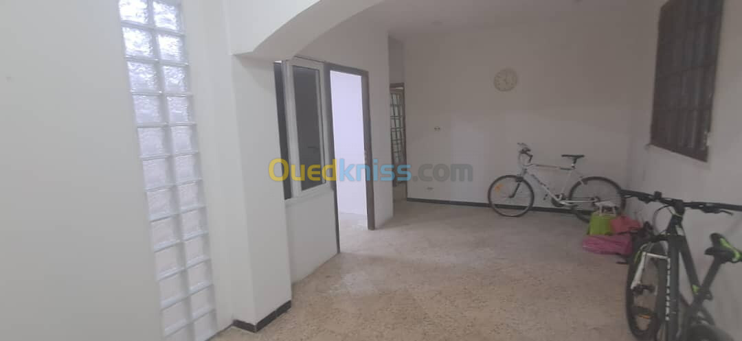 Location Appartement F4 Annaba Annaba