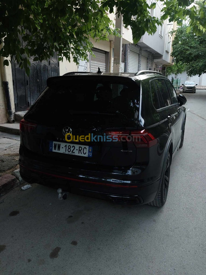 Volkswagen Tiguan 2023 Black black