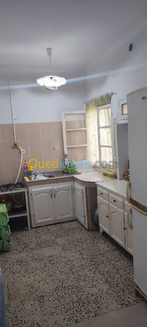 Location vacances Appartement F3 Mostaganem Abdelmalek ramdane