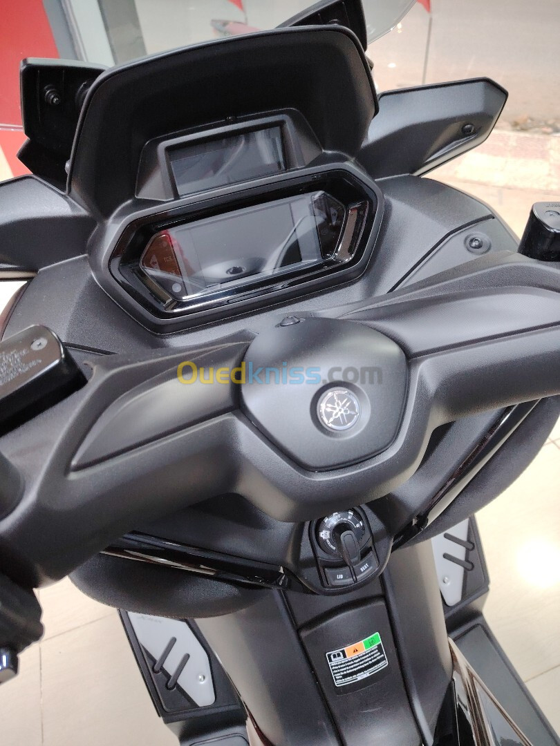 YAMAHA Xmax 300 Tech Max 2024