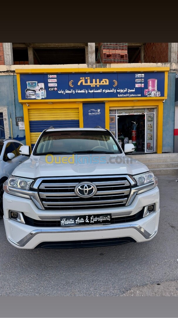 Toyota LAND CRUISER 2018 GXR V8