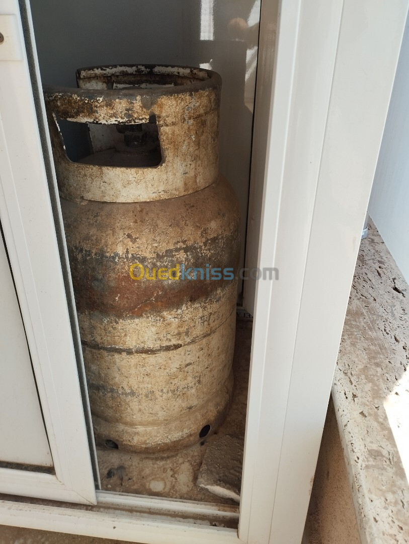 02 Bouteilles de gaz butane à vendre