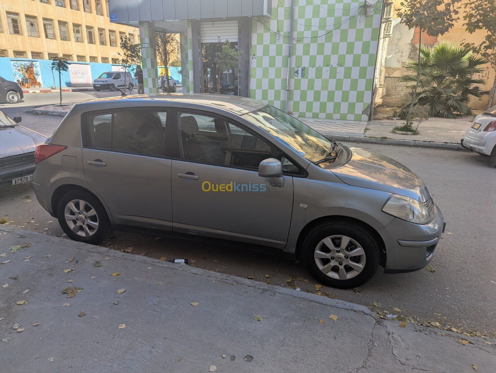 Nissan Tiida 5 portes 2011 Tiida 5 portes