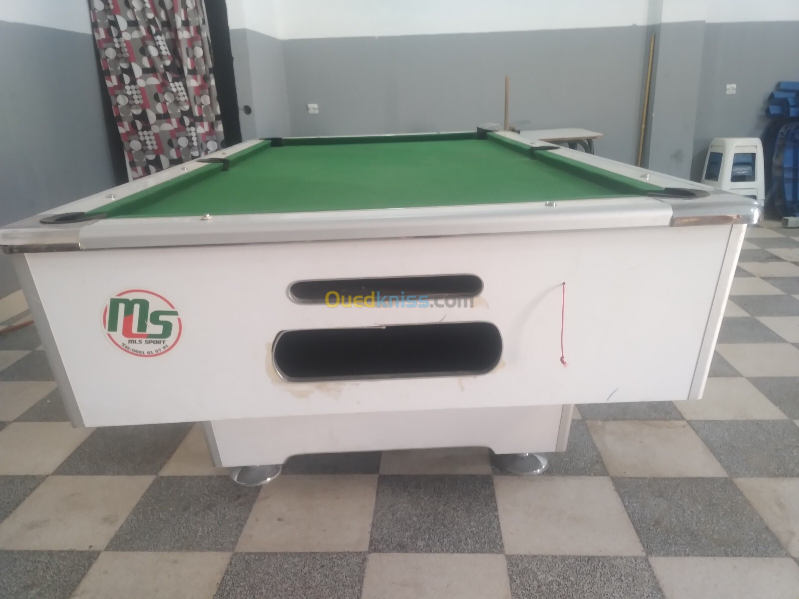 Billard table