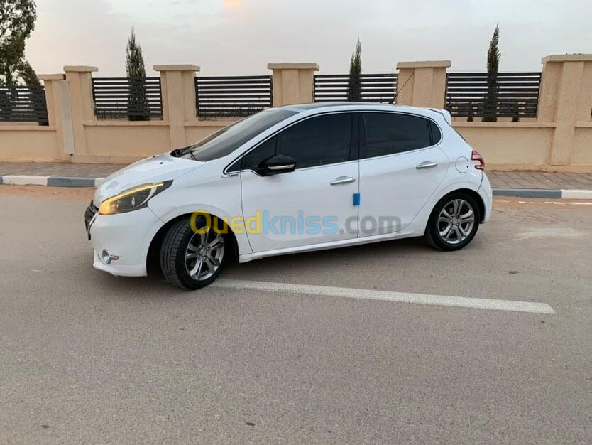 Peugeot 208 2015 208