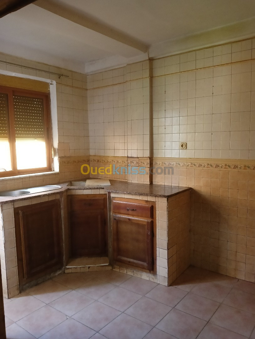 Location Appartement F3 Bouira Bouira