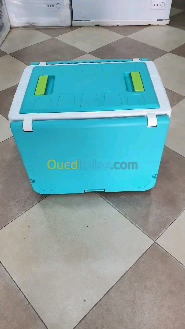 ثلاجة بطاولة وكراسي Glacière 48L