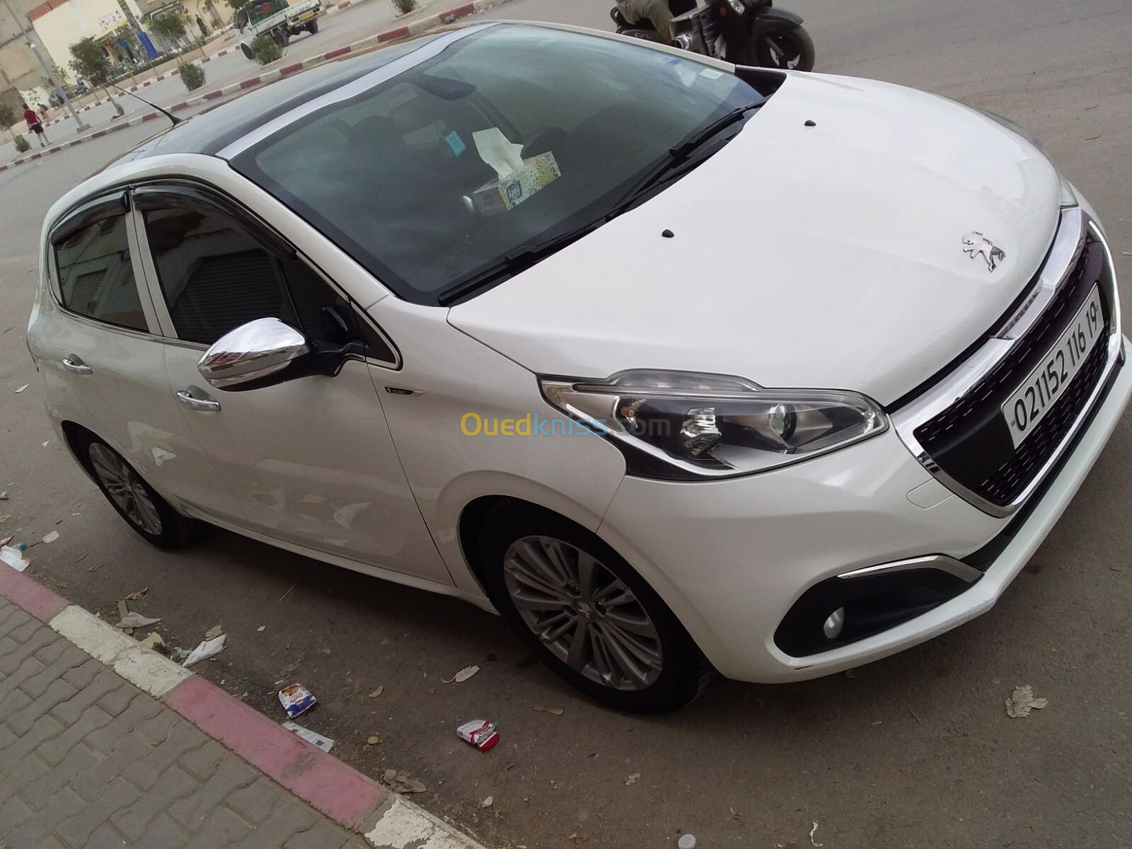 Peugeot 208 2016 Allure Facelift