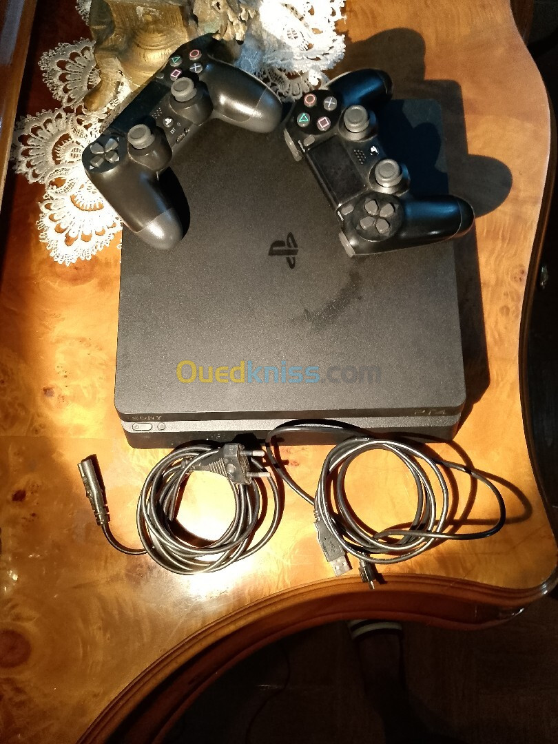 Playstation 4 slim ,500GO