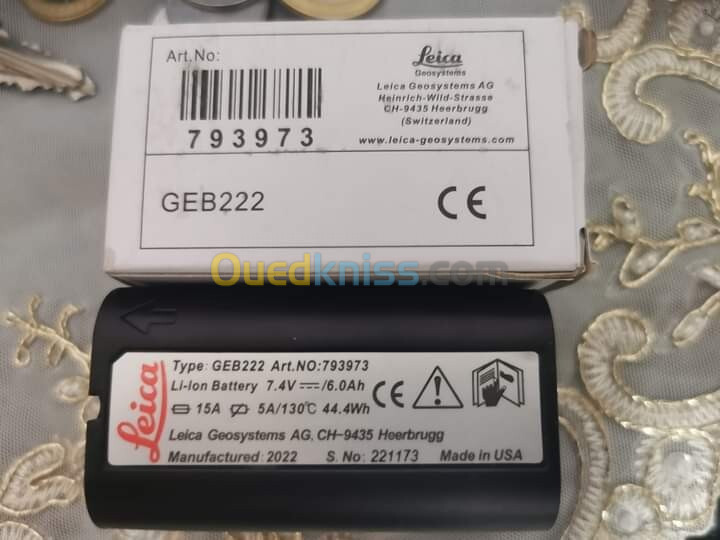 Batteries Leica GEB222 pour TS et GEB121 pour TC