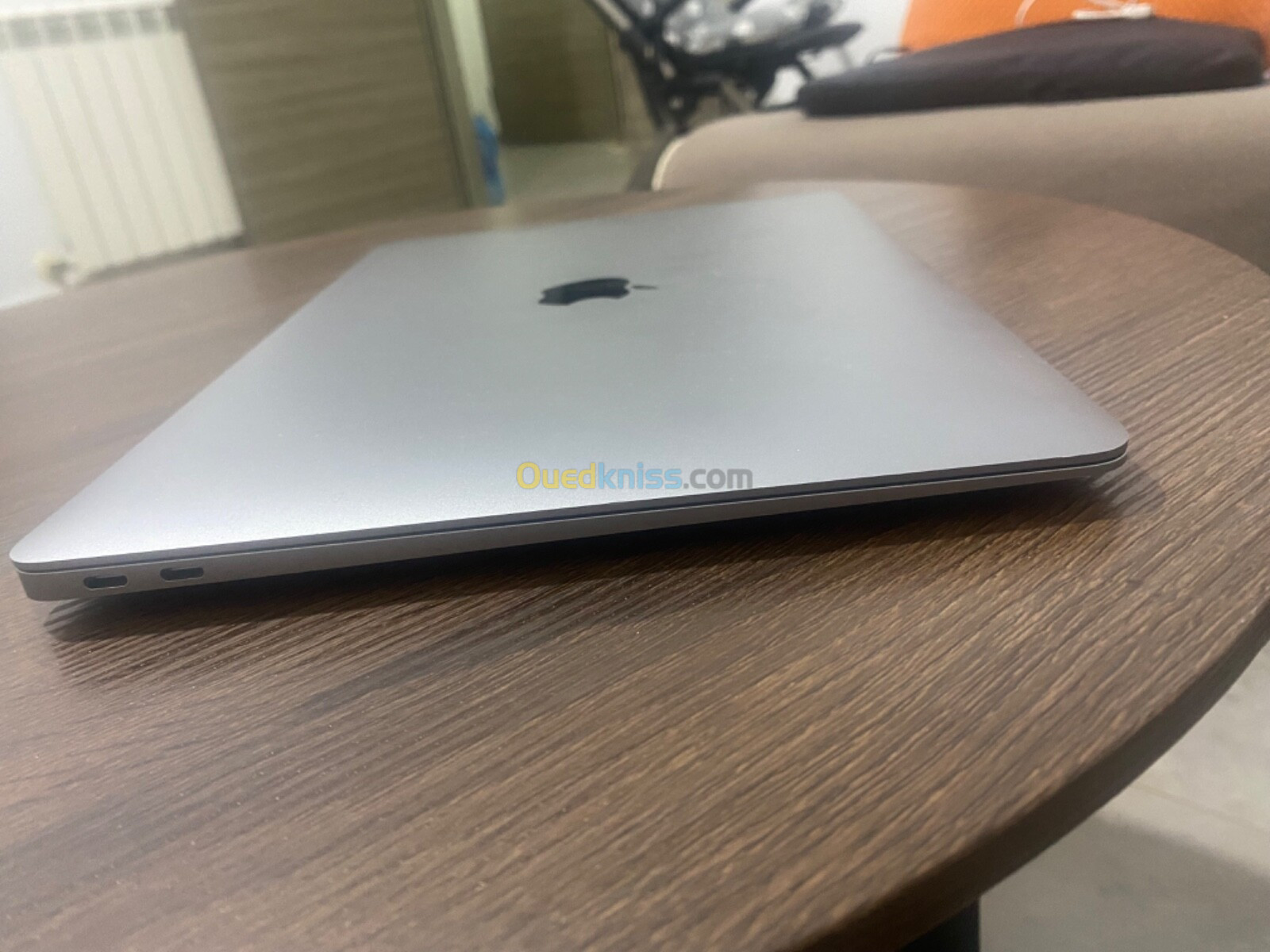 MacBook 2020 8gb 256 M1