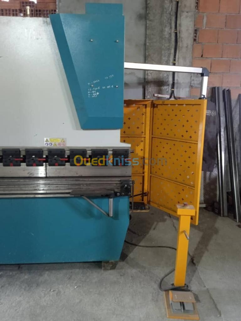 PRESSE PLIEUSE  125T 3,2m