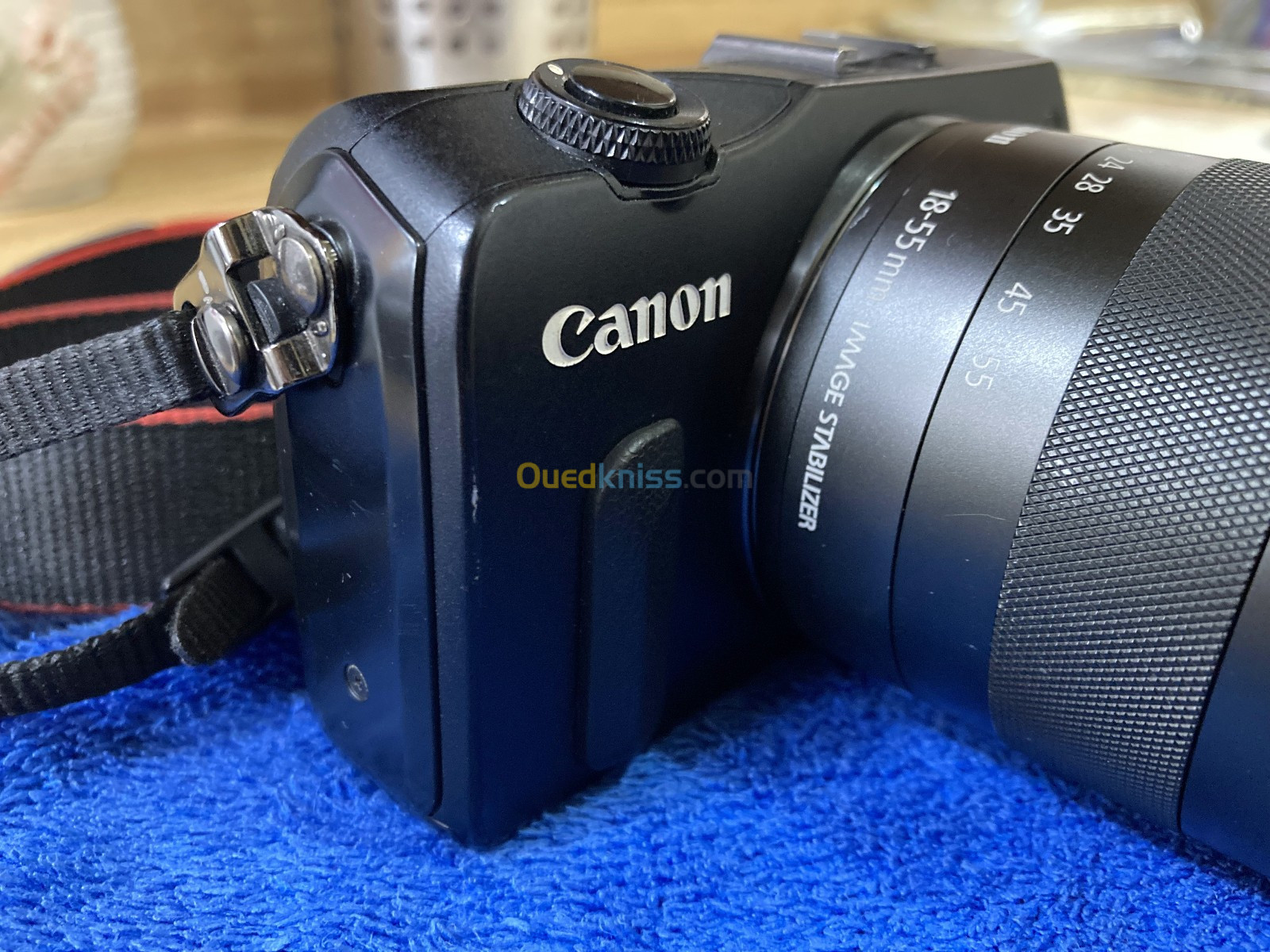 Canon EOS M avec 18-55mm et Flash (VENDU)