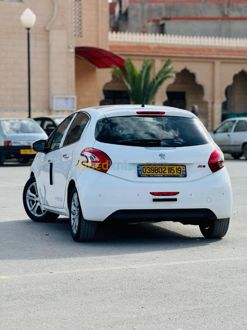 Peugeot 208 2015 Allure