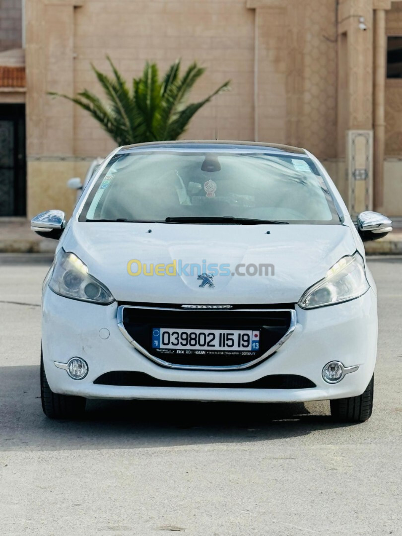 Peugeot 208 2015 Allure