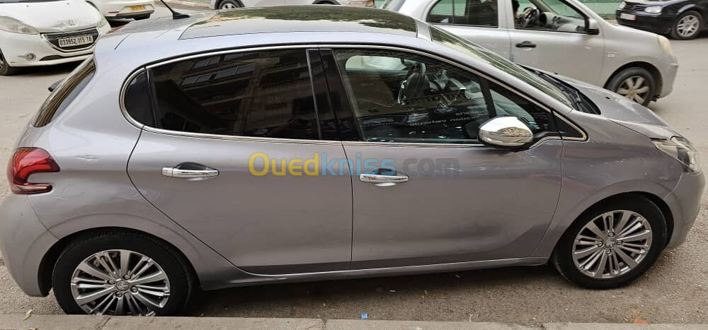 Peugeot 208 2019 Allure Facelift