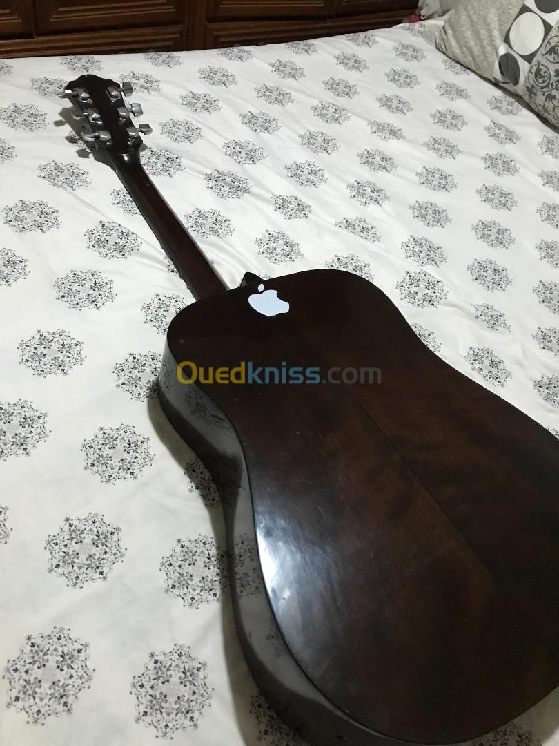 Vends Guitare acoustique Ibanez AW100.