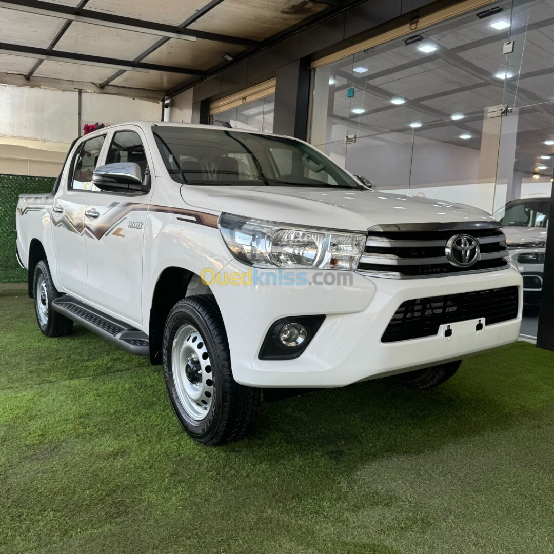 Toyota Hilux 2024 