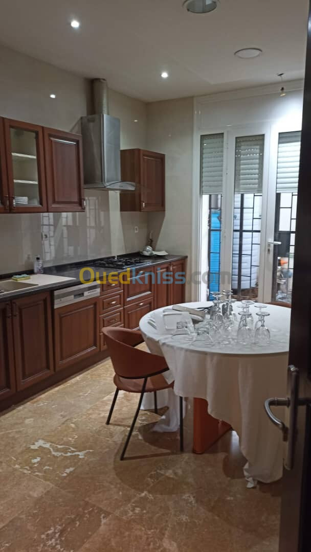 Location Appartement F4 Alger Hydra