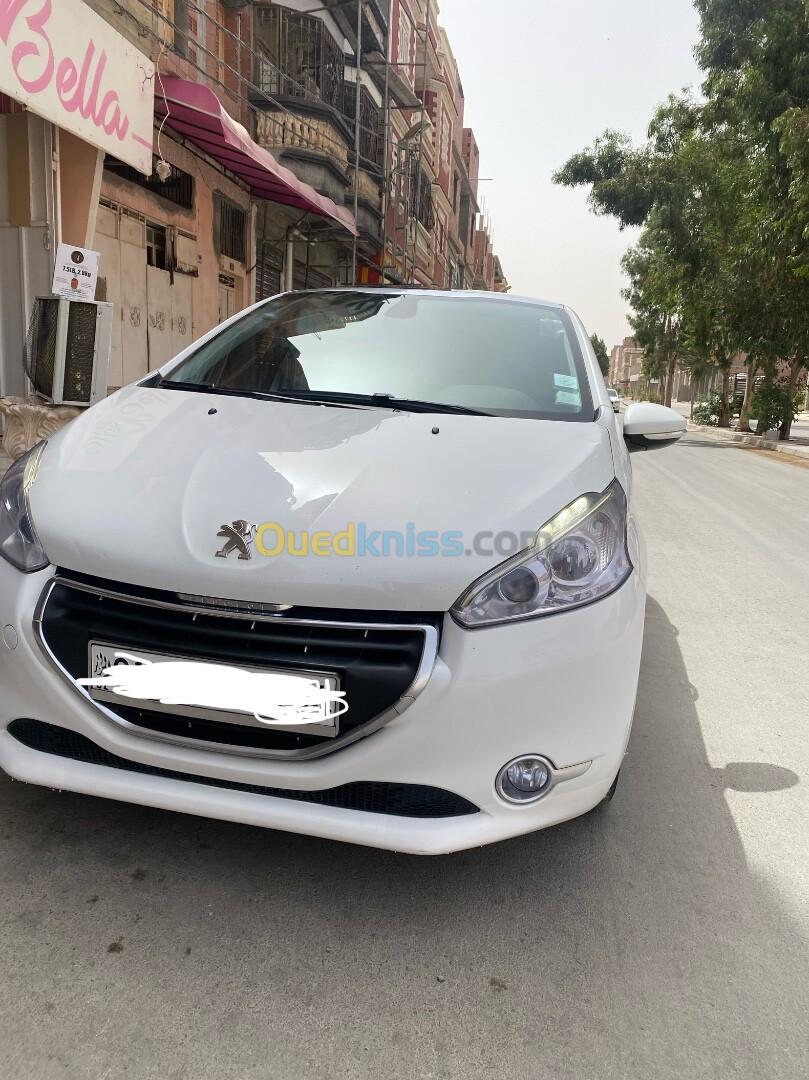 Peugeot 208 2015 Allure