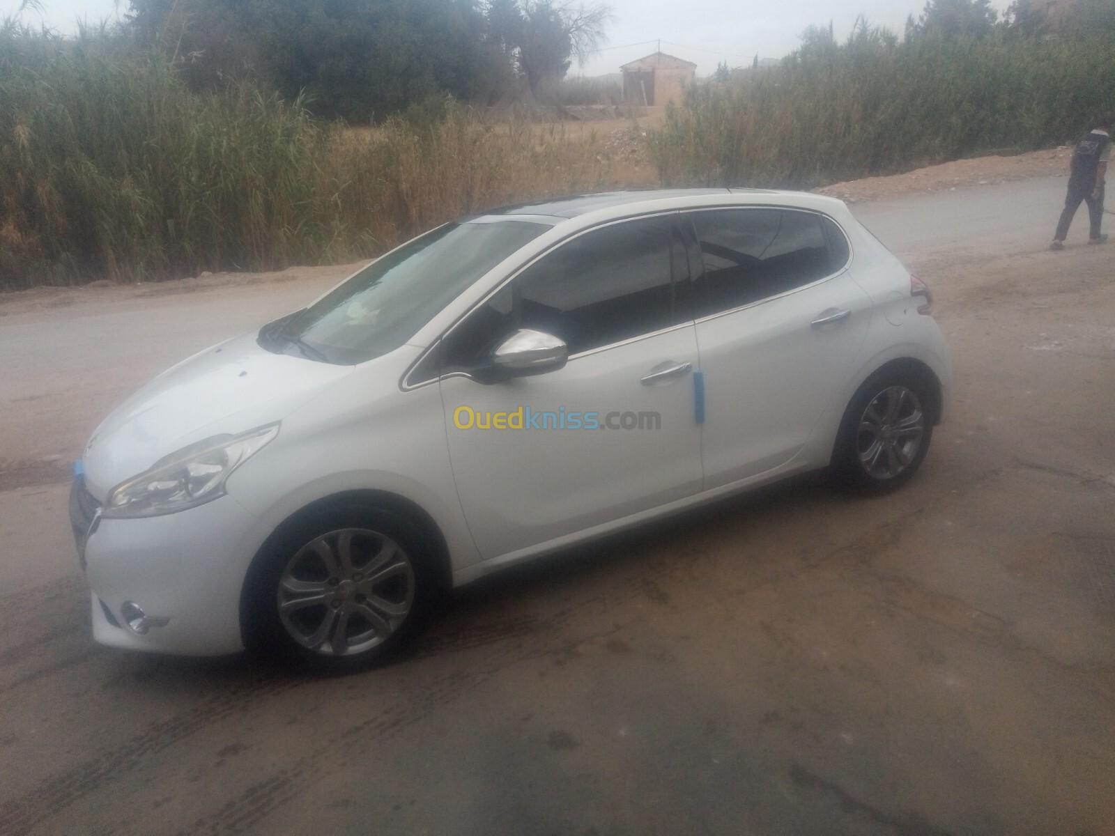 Peugeot 208 2014 Allure