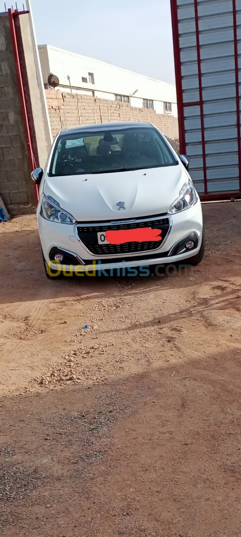 Peugeot 208 2019 Alur