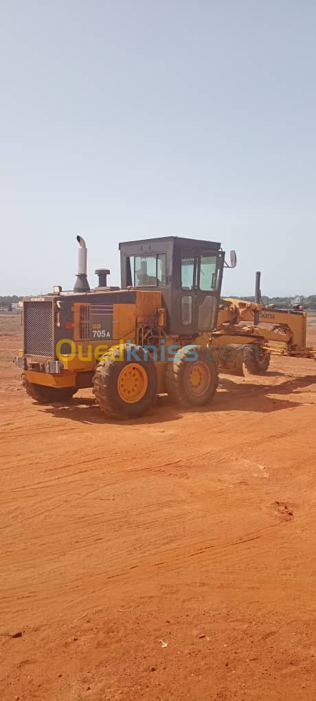 KOMATSU GD 705 A4 NIVELEUSE 2008