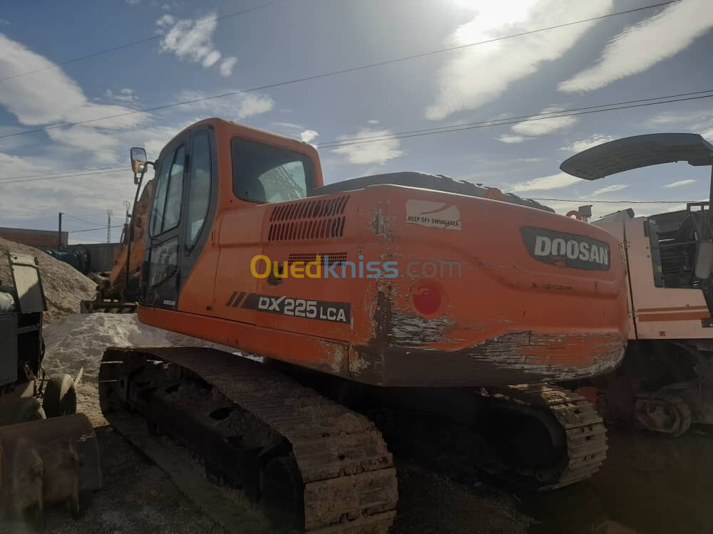 doosan DX225LCA pelle hydraulique 2012