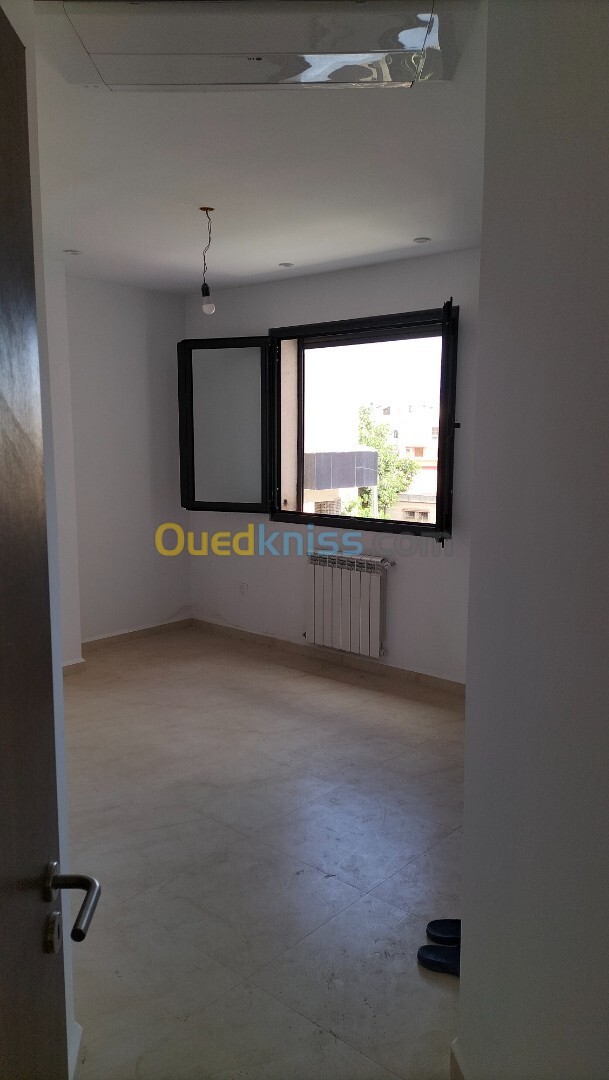 Location Appartement F4 Alger Bir mourad rais