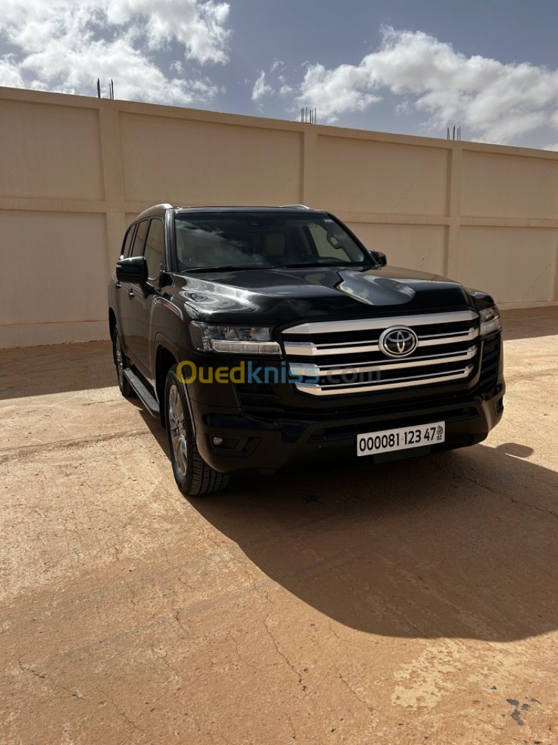 Toyota Land Cruiser 2023 GXR