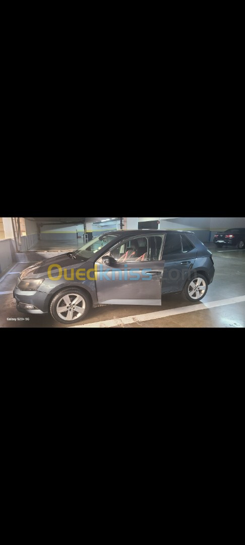 Skoda Fabia 2016 Style (avec toit panoramique)