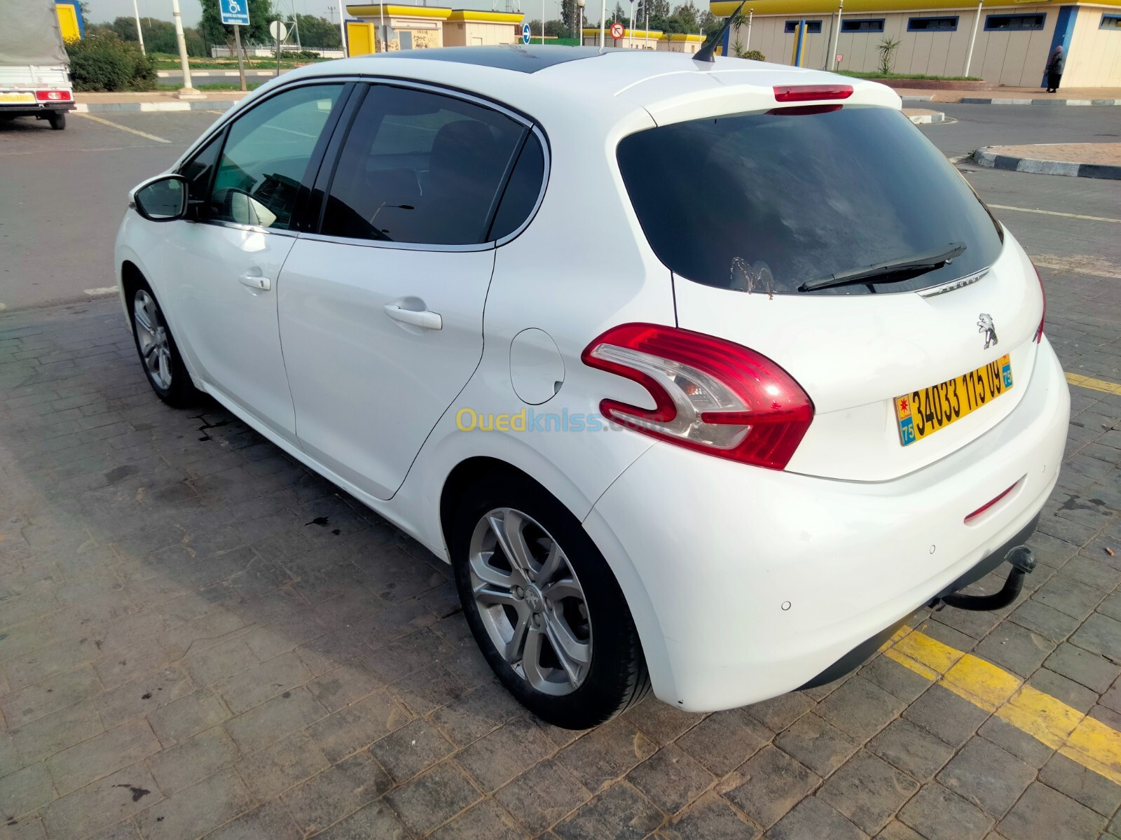 Peugeot 208 2015 208